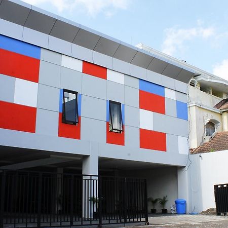 D'Paragon Upn Maguwo Buitenkant foto